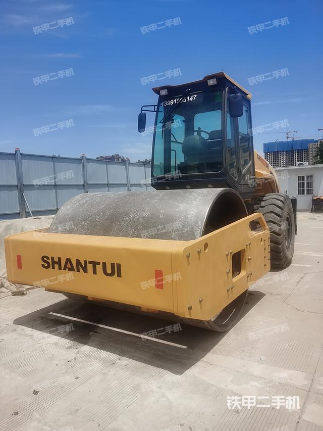 整机右后45°（设备外观及核心部件）