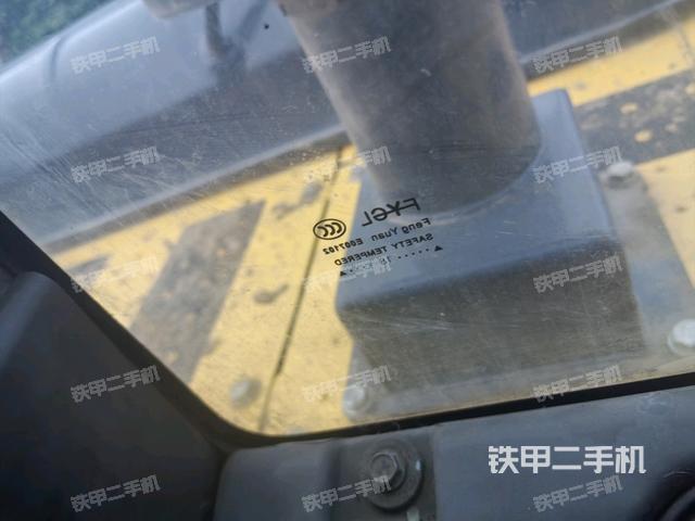 后窗玻璃角標(biāo)（駕駛室部分）