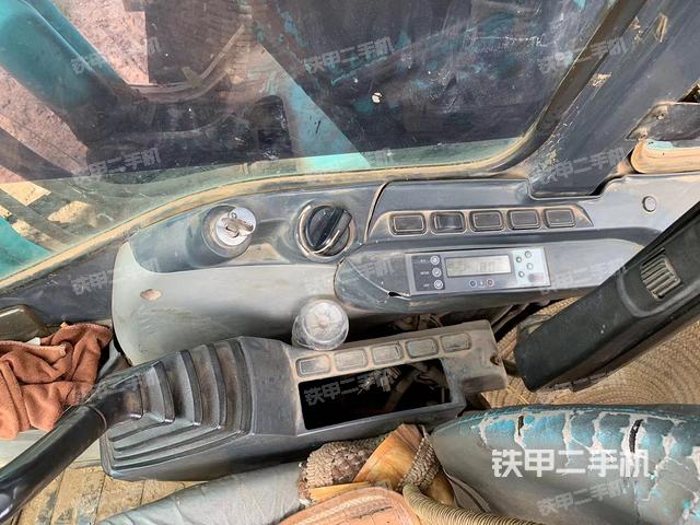 驾驶室整体（整机外观）