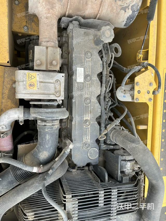 發(fā)動(dòng)機(jī)室（上車部件）