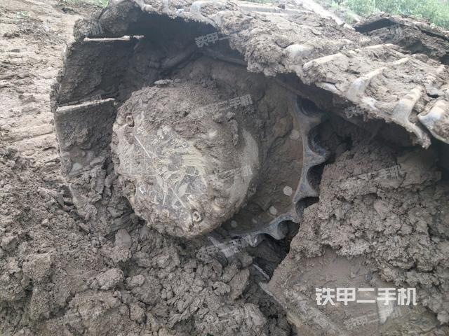 右驅(qū)動(dòng)輪（行走機(jī)構(gòu)）