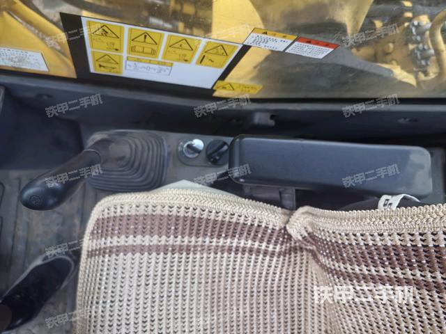 座椅右側(cè)控制臺(tái)/鑰匙門/油門/含右手柄（駕駛室部分）