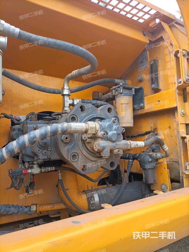 液壓泵斜45?左（大件艙室）