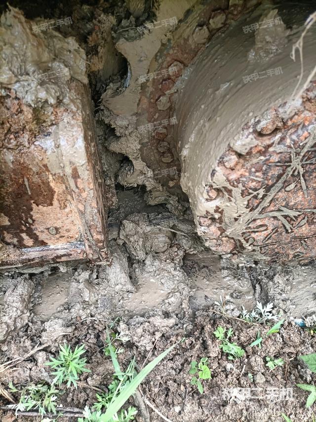 右驅(qū)動輪（行走機(jī)構(gòu)）