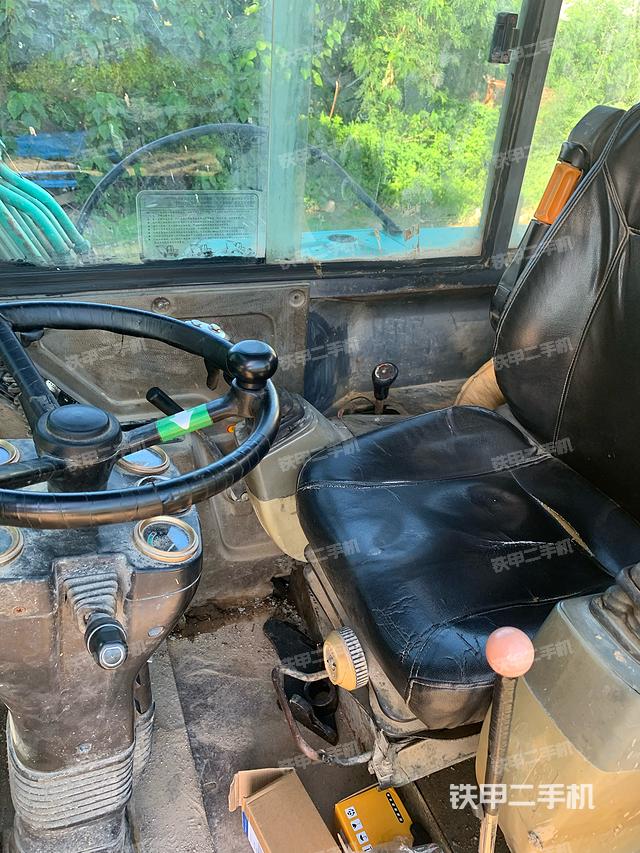 驾驶室整体（整机外观）