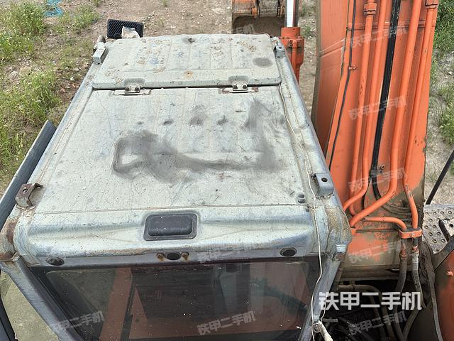 驾驶室顶部（整机外观）