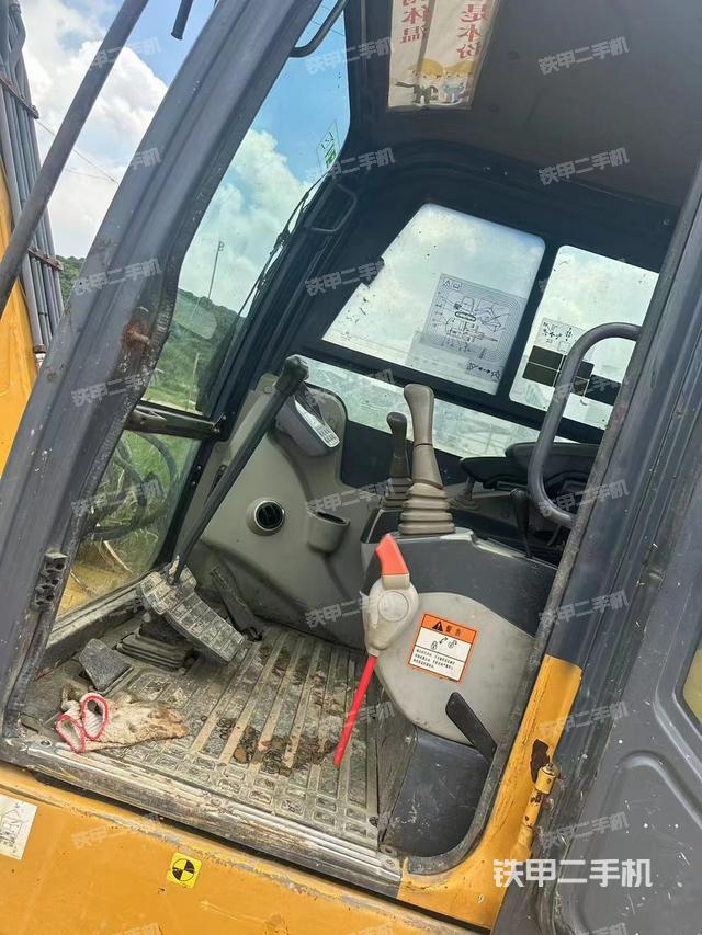 驾驶室整体（整机外观）