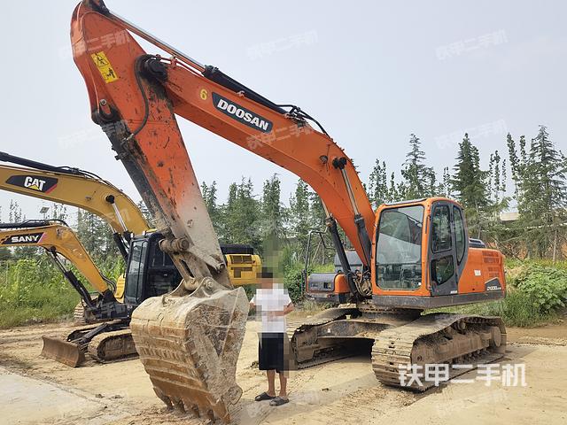 斗山DX215-9C挖掘机