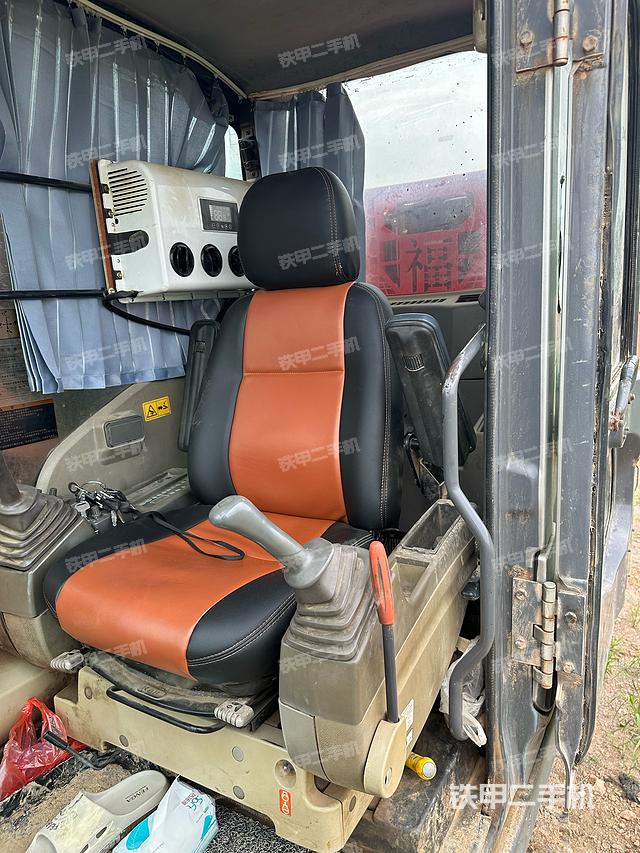 驾驶室整体（整机外观）