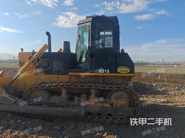 整机左侧（设备外观及核心部件）