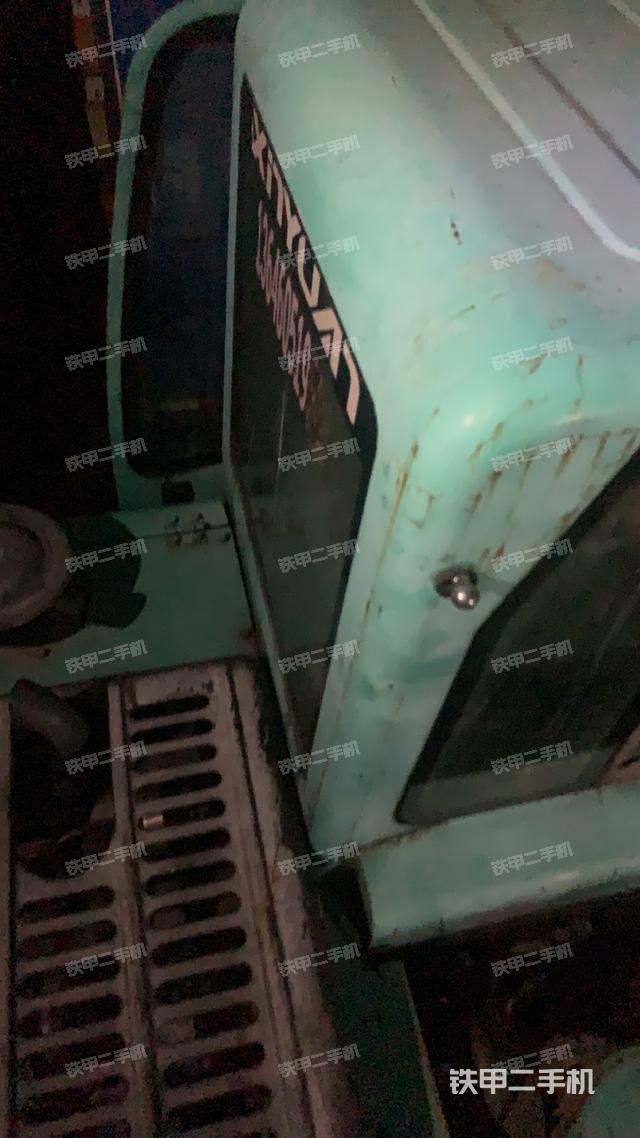 驾驶室顶部（整机外观）