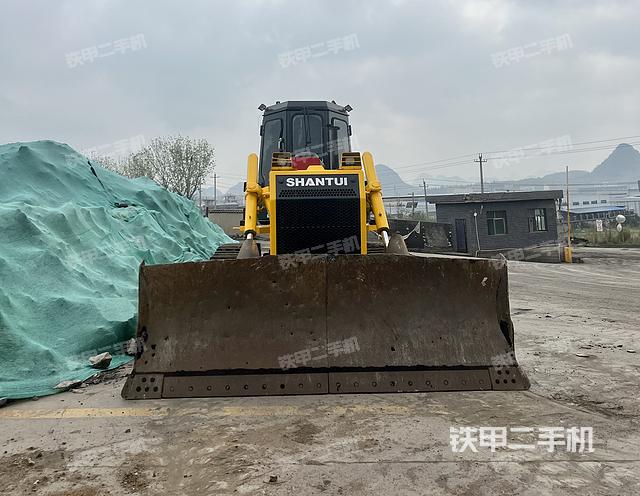 整机右后45°（设备外观及核心部件）