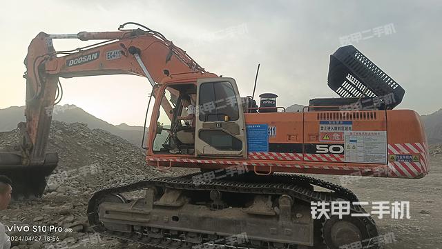 驾驶室整体（整机外观）