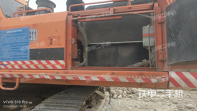 驾驶室顶部（整机外观）