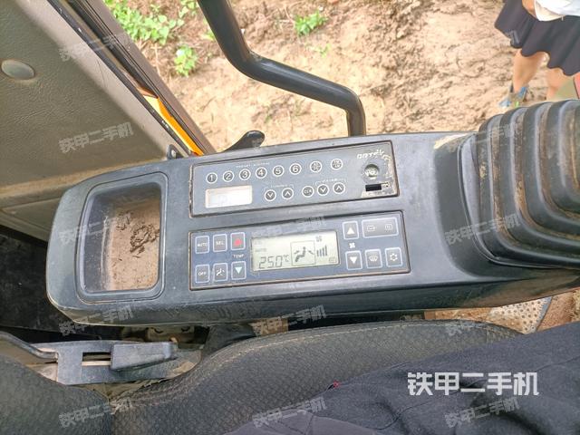 座椅左側(cè)控制臺/音響/含左手柄（駕駛室部分）