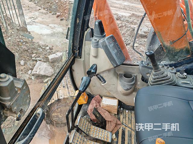 驾驶室整体（整机外观）