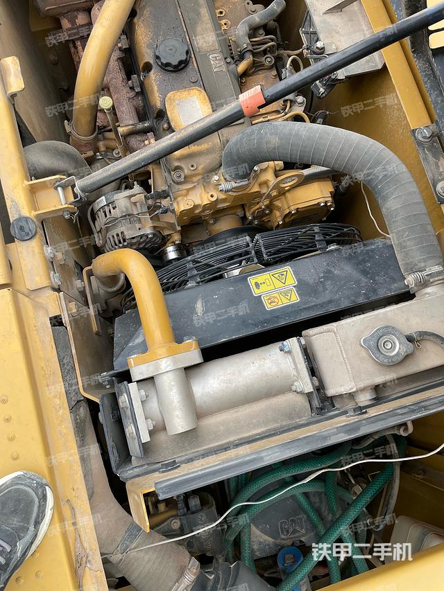 驾驶室顶部（整机外观）