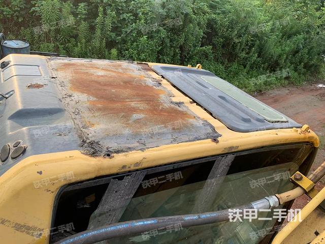 驾驶室顶部（整机外观）