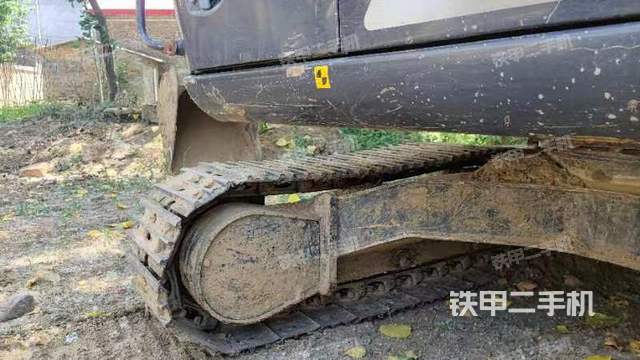 驾驶室顶部（整机外观）