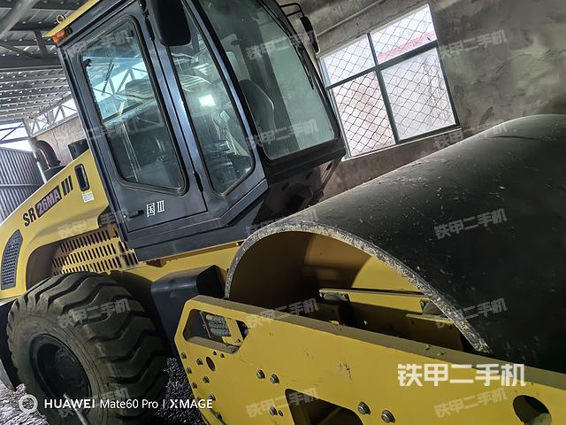 整机右侧（设备外观及核心部件）