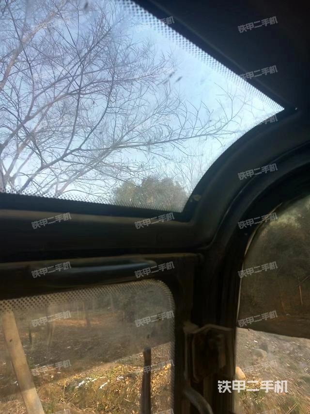 驾驶室顶部（整机外观）