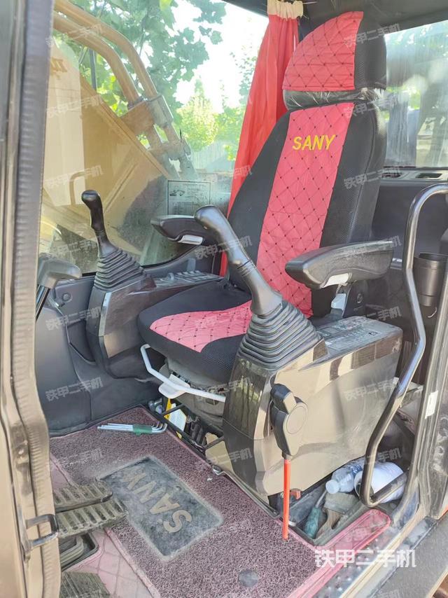 驾驶室整体（整机外观）