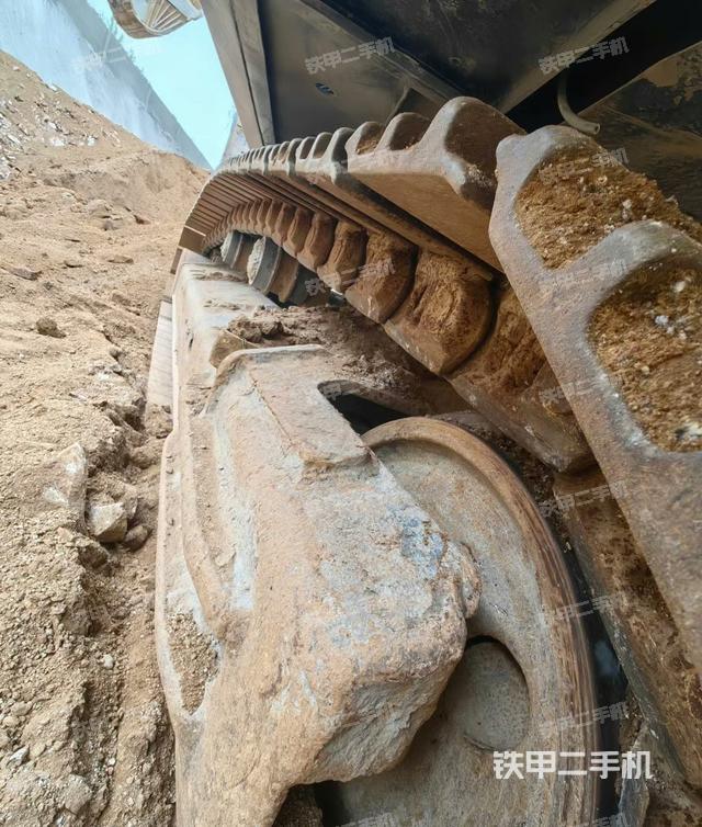 单侧履带整体（整机外观）