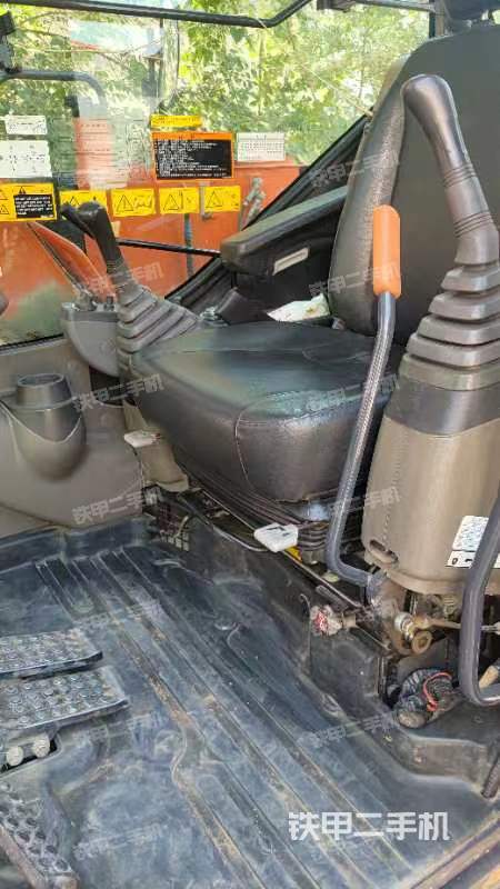 驾驶室整体（整机外观）