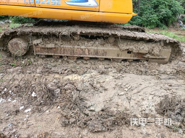 左側(cè)履帶整體?（行走機(jī)構(gòu)）