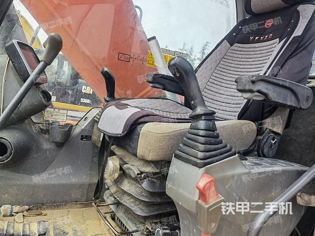 驾驶室整体（整机外观）