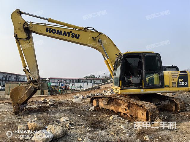 驾驶室顶部（整机外观）