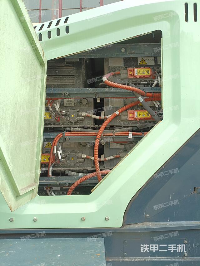 发动机右侧（整机外观及大件）