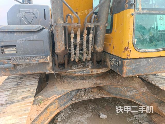 大臂油缸整體?豎拍(工作和回轉(zhuǎn)裝置) 大臂油缸整體?豎拍(工作和回轉(zhuǎn)裝置)