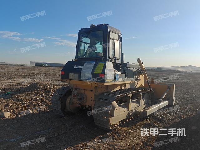 整机右后45°（设备外观及核心部件）