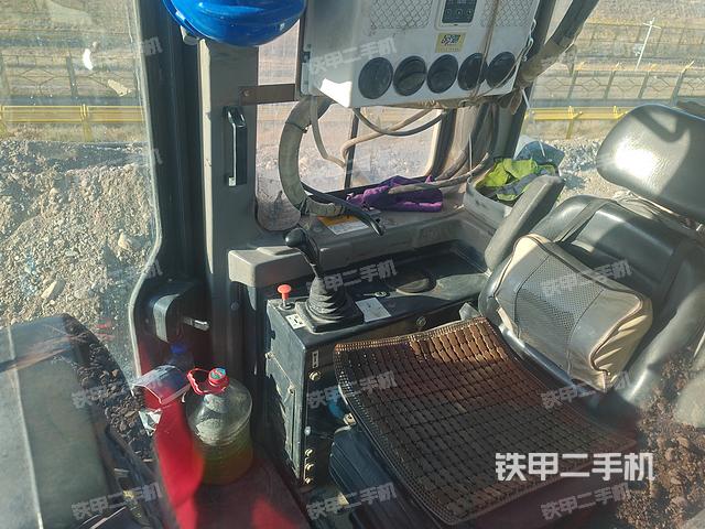 驾驶室操作台（设备外观及核心部件）