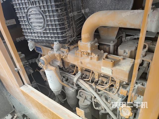 发动机左侧（整机外观及大件）