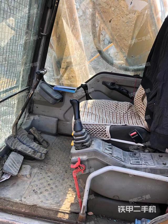 驾驶室整体（整机外观）