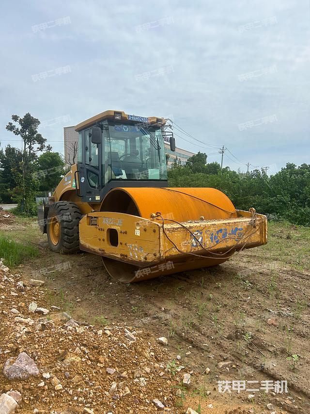 整机左侧（设备外观及核心部件）