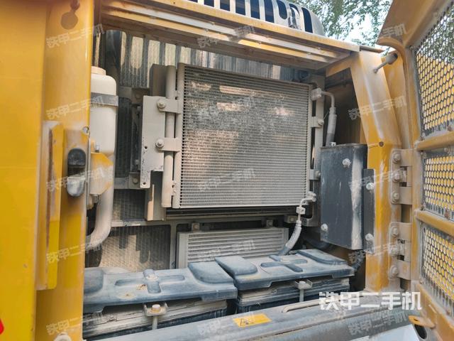 散熱器正面(大件艙室) 散熱器正面(大件艙室)
