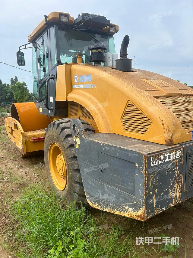 整机右后45°（设备外观及核心部件）