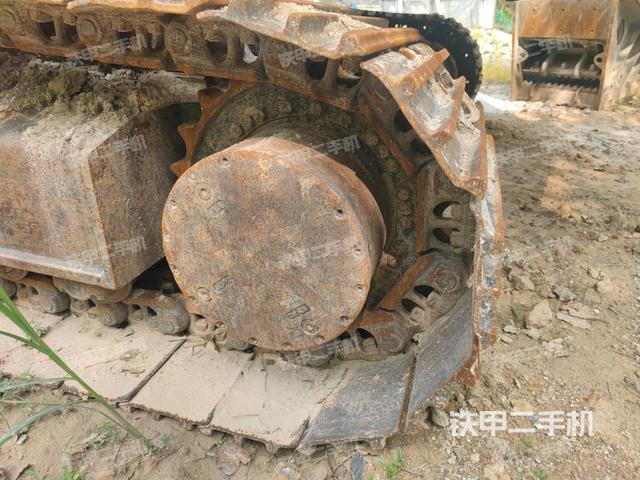 左驅(qū)動(dòng)輪(行走機(jī)構(gòu)) 左驅(qū)動(dòng)輪(行走機(jī)構(gòu))