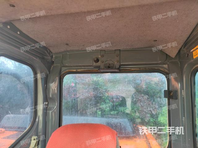 頂棚整體(駕駛室部分) 頂棚整體(駕駛室部分)