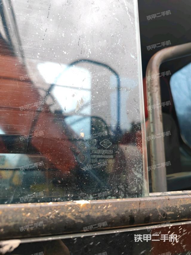 后窗玻璃角標(駕駛室部分) 后窗玻璃角標(駕駛室部分)