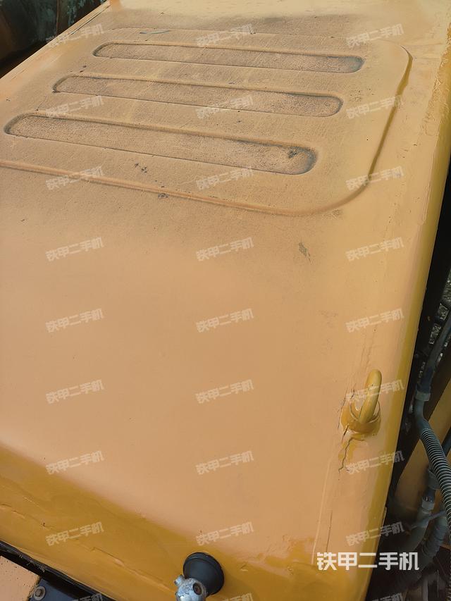 驾驶室顶部（整机外观）