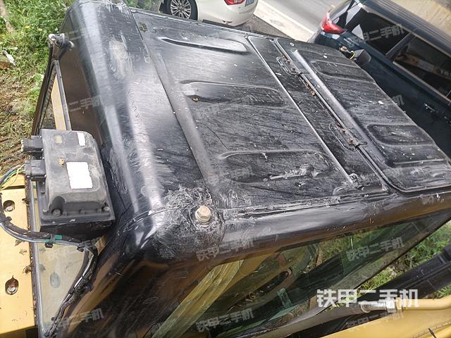 驾驶室顶部（整机外观）