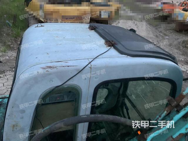 驾驶室顶部（整机外观）