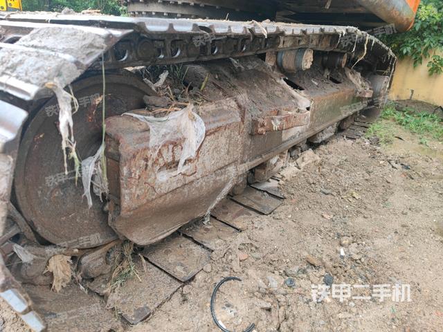 右側(cè)履帶整體(行走機構(gòu)) 右側(cè)履帶整體(行走機構(gòu))