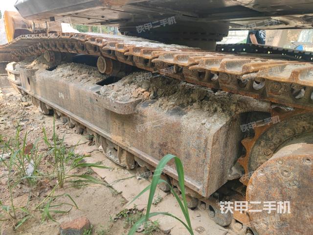 右側(cè)履帶整體(行走機(jī)構(gòu)) 右側(cè)履帶整體(行走機(jī)構(gòu))