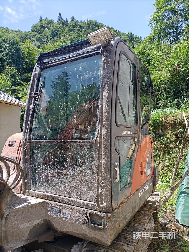 驾驶室整体（整机外观）