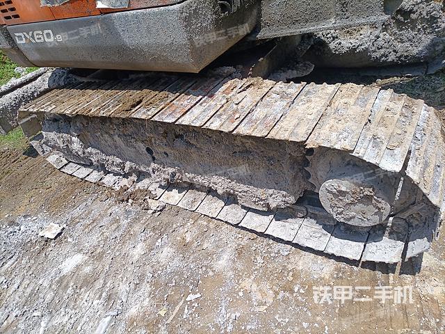 单侧履带整体（整机外观）